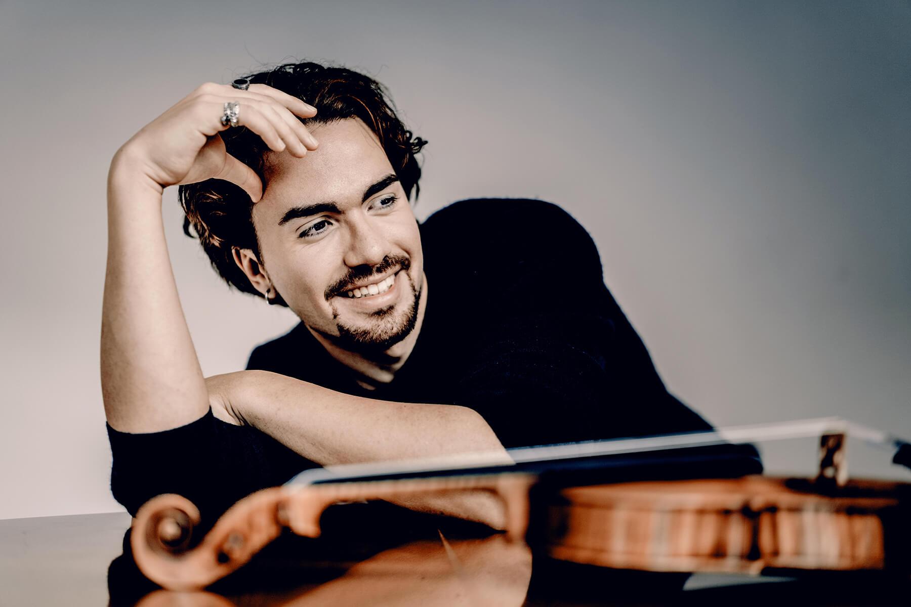 Giuseppe Gibboni with his violin